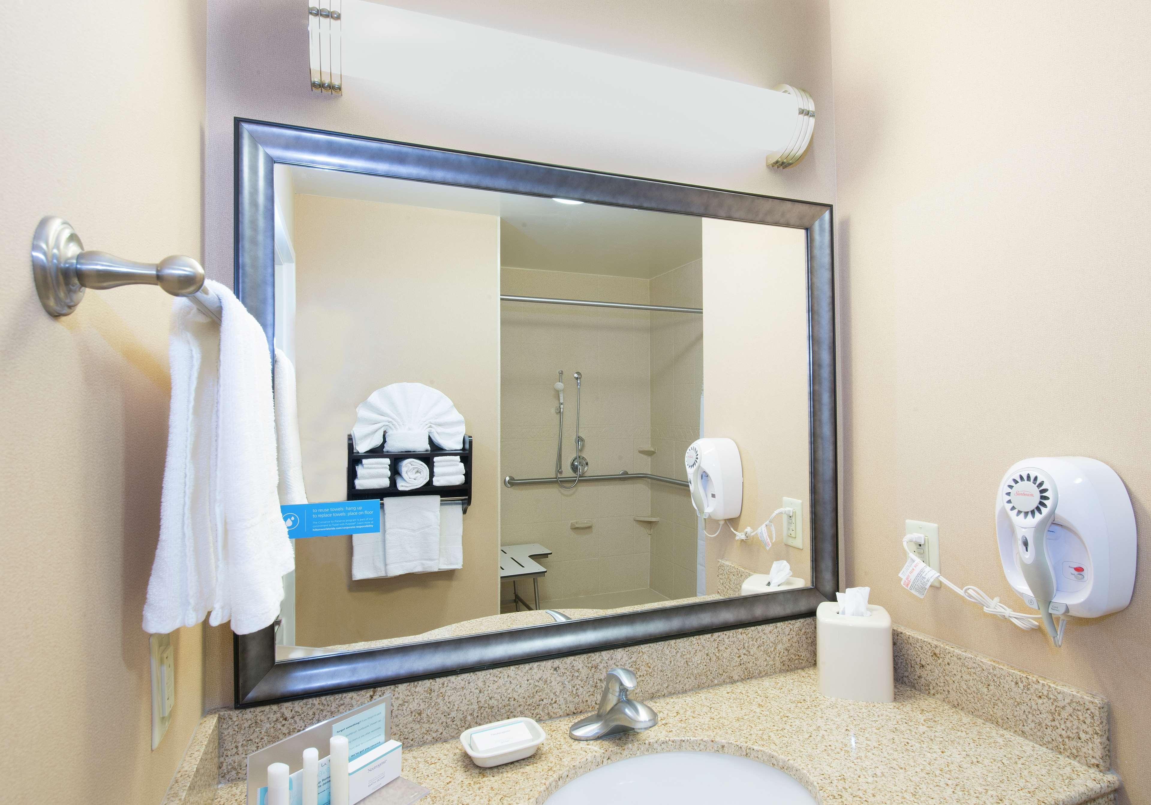 Hampton Inn & Suites Скотсборо Экстерьер фото