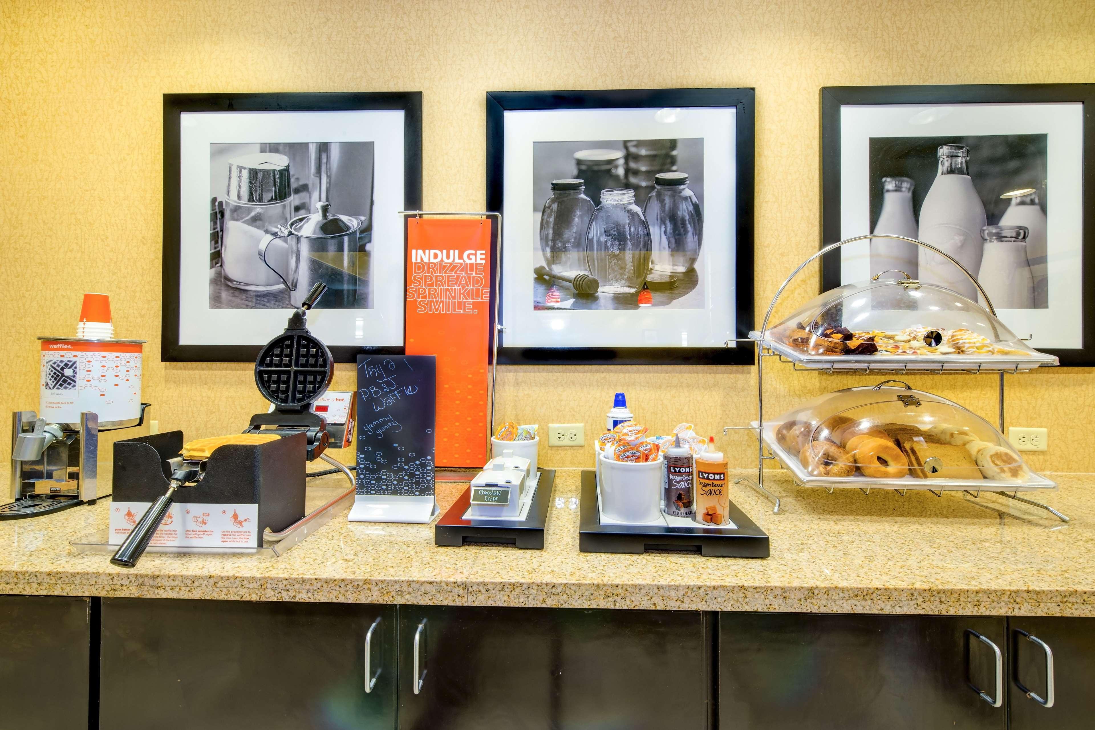 Hampton Inn & Suites Скотсборо Экстерьер фото