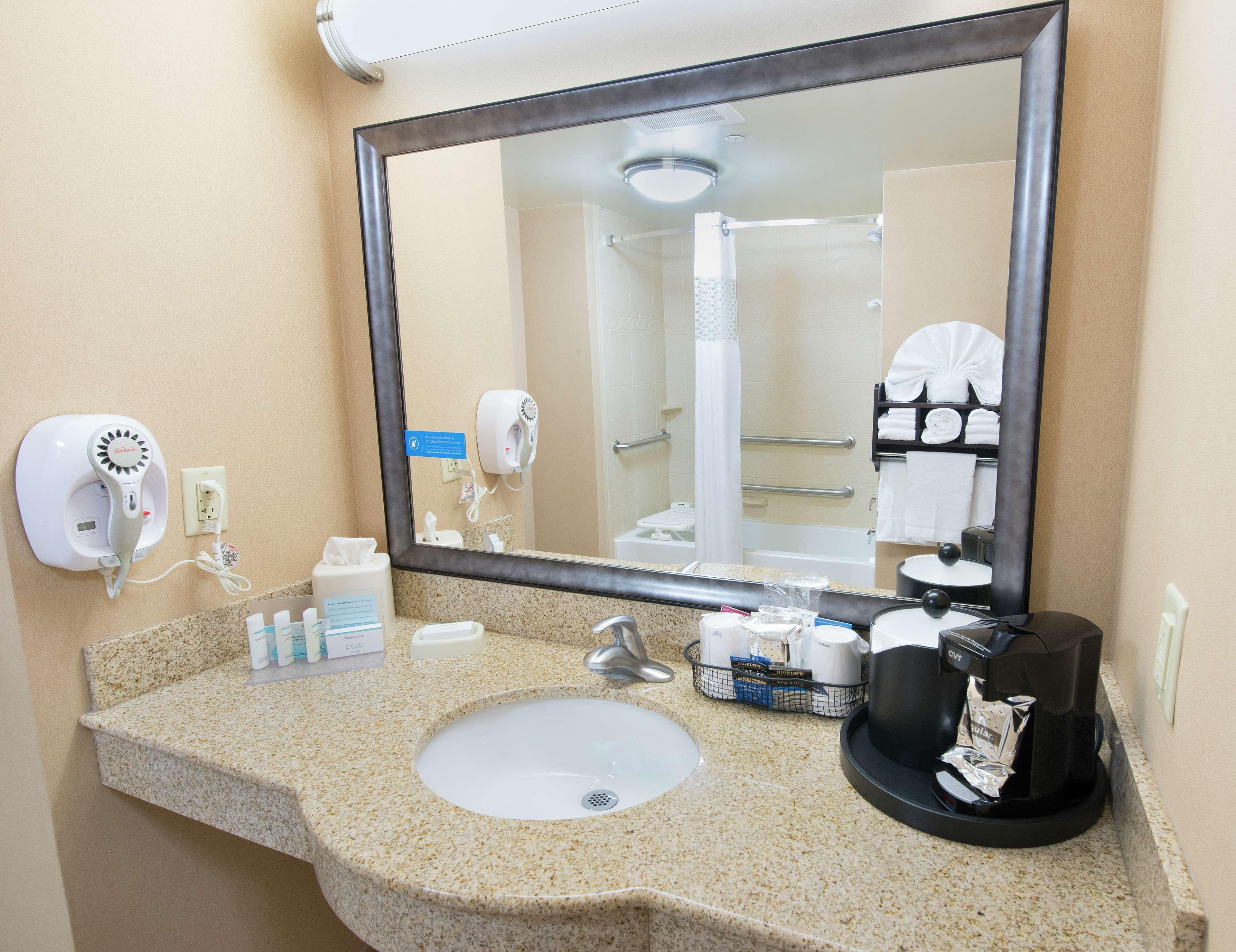 Hampton Inn & Suites Скотсборо Экстерьер фото