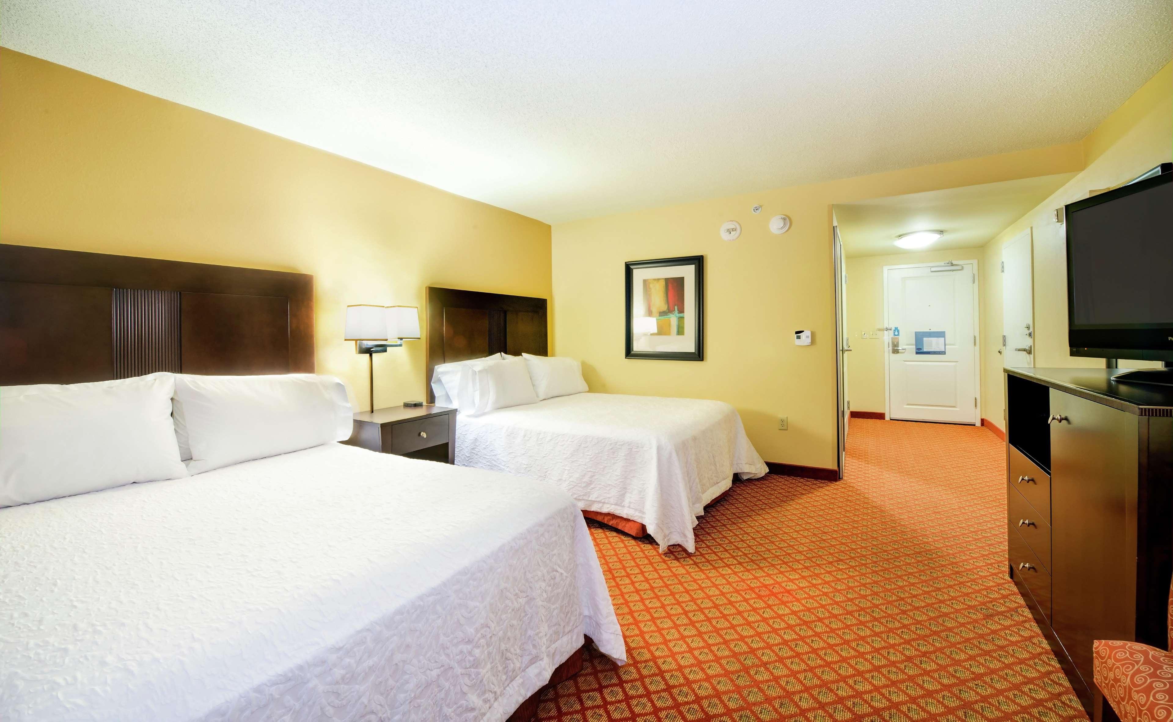Hampton Inn & Suites Скотсборо Экстерьер фото