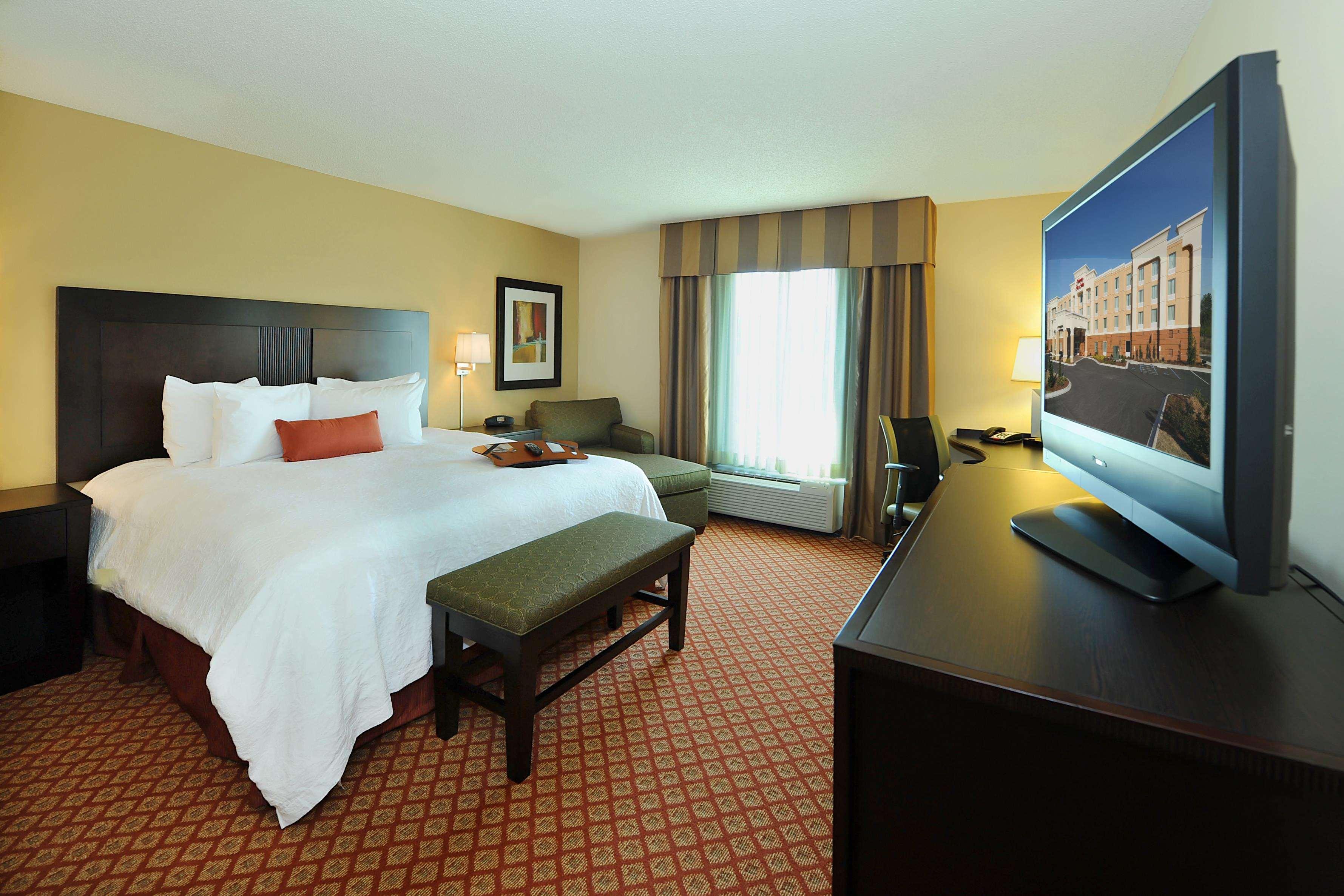 Hampton Inn & Suites Скотсборо Номер фото
